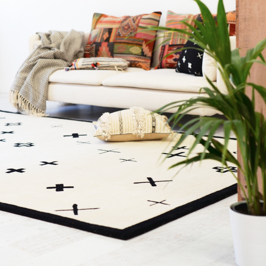 cross pattern monochrome handwoven carpet rug